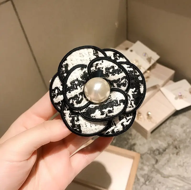 Denim Art Camellia Small Incense Corsage Women's Temperament Elegant Brooch Suit Sweater Pin