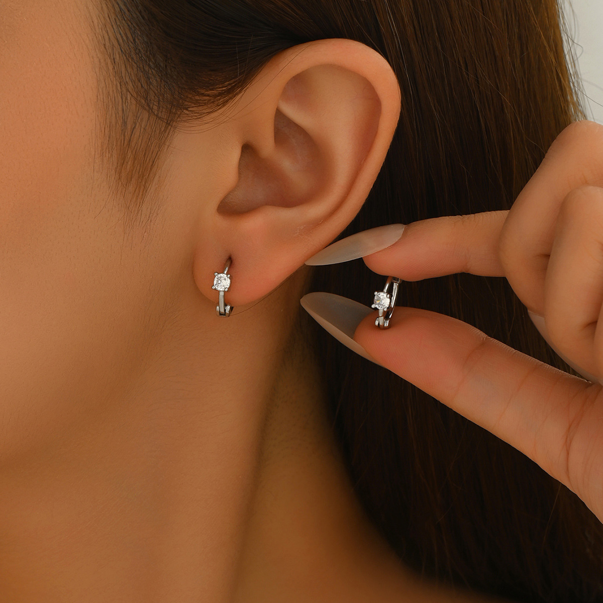 New Arrival Cross-border European American Women Hoop Earrings, Niche Geometric Design Inlaid Cubic Zirconia, Premium Versatile Huggie Ear Jewelry For