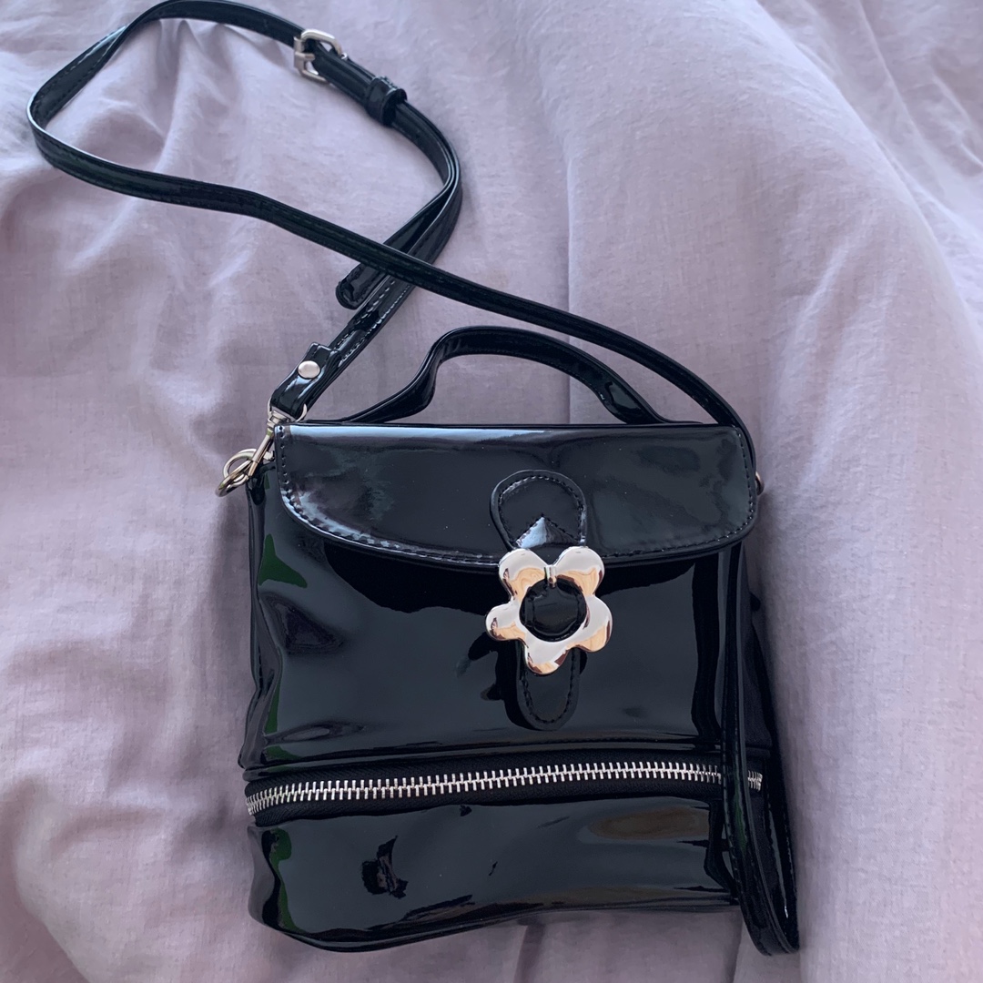 Metal Flower Buckle All-match Fashionable Mini One-shoulder Messenger Bag