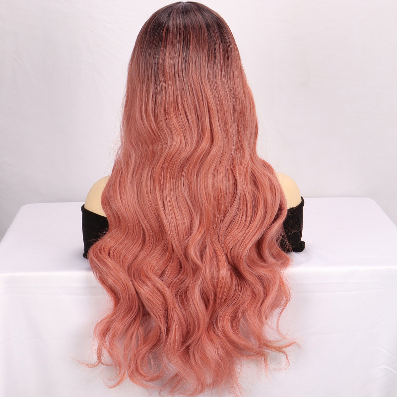 Mid Length Curly Hair With Large Waves And Gradient Smoke — foto 3