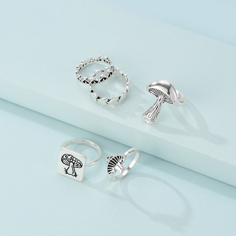 Five-piece Retro Diamond-engraved Pattern Set Ring