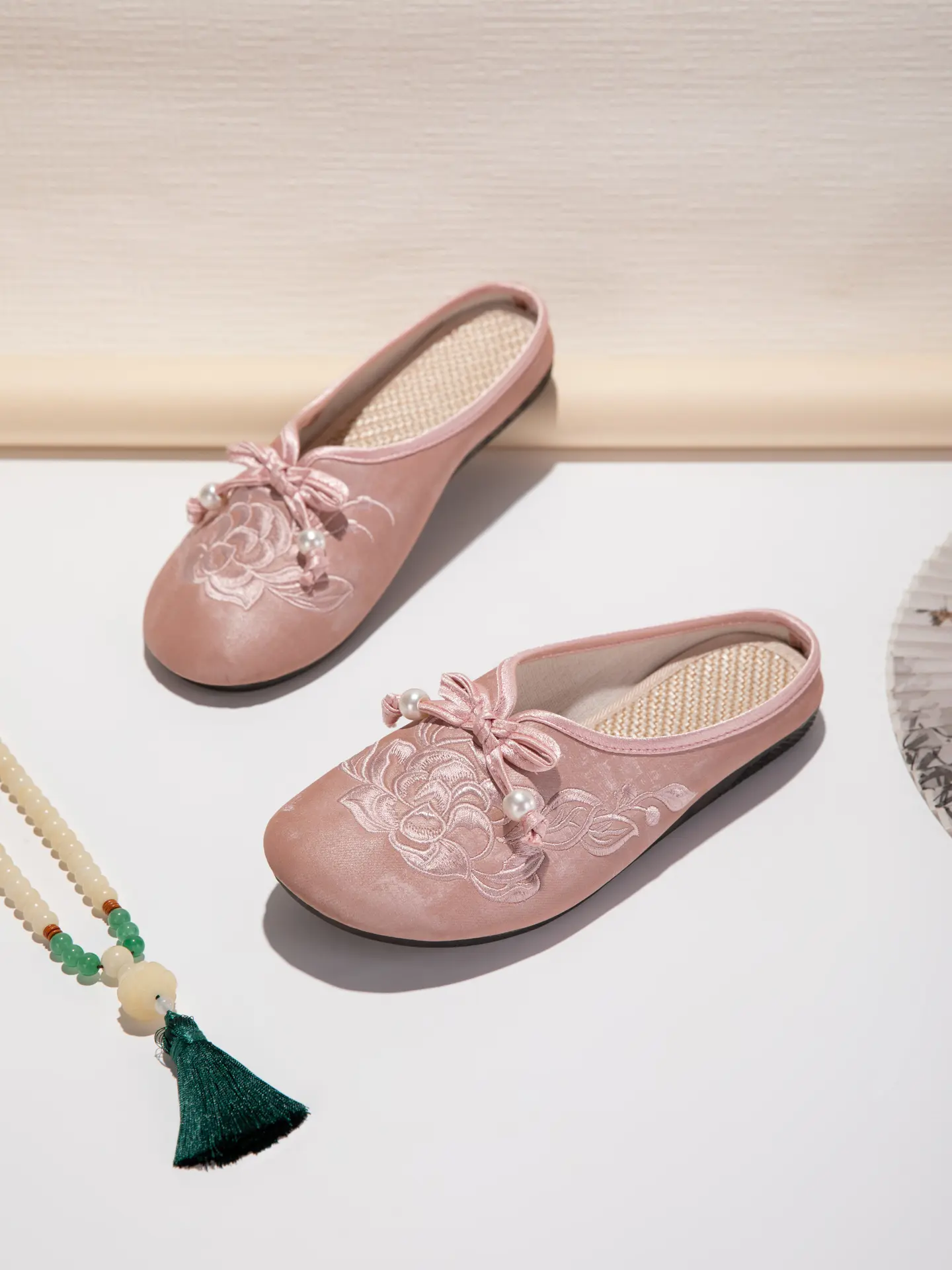 Bow Embroidered Slippers -Beige Soft Sole Mule Shoes, Elegant & Comfortable Commuter Canvas Shoes For Women