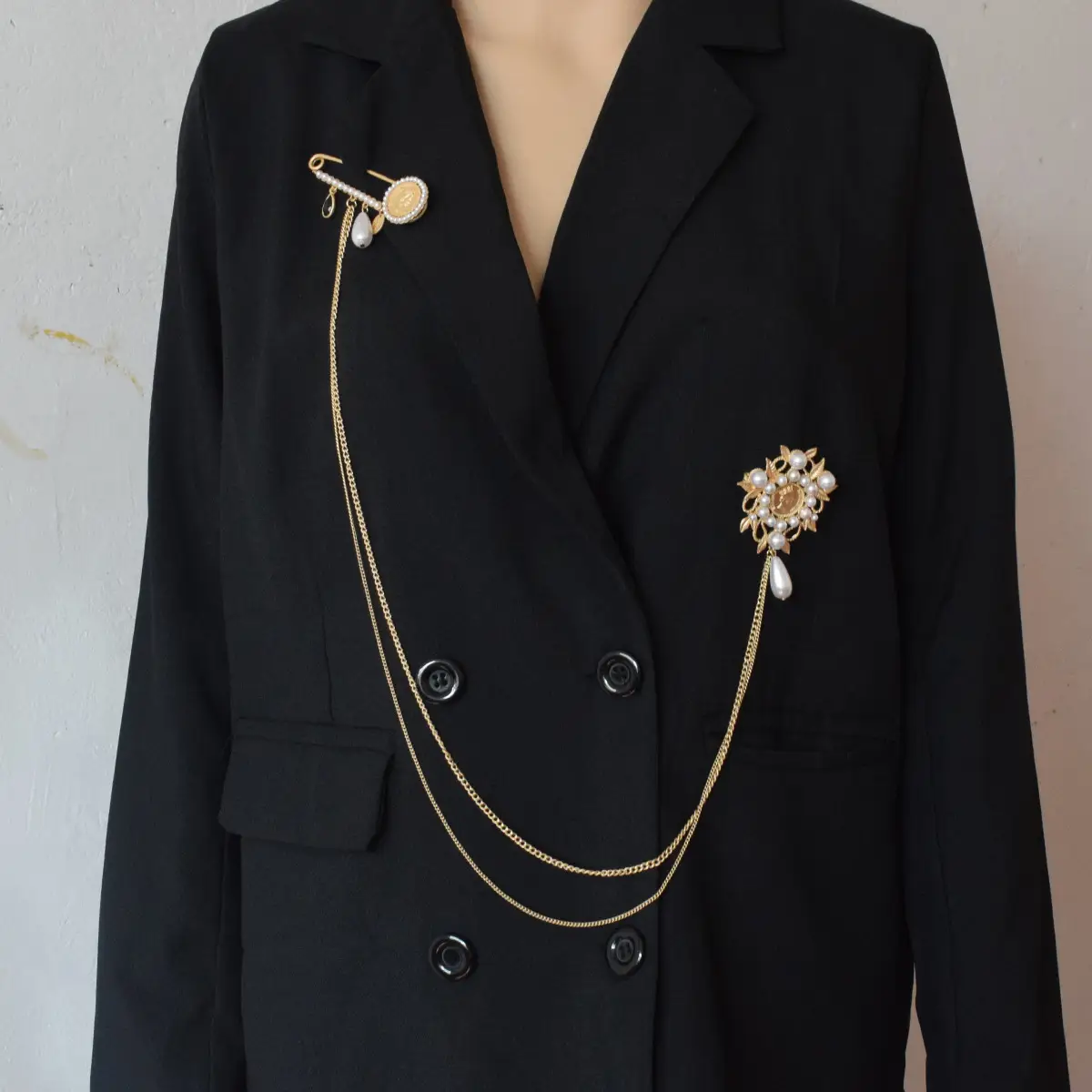 Palace Relief Long Tassel Chain Double-head Brooch