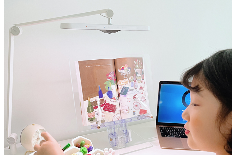 Updated Retractable Acrylic Transparent Reading Rack Bookshelf
