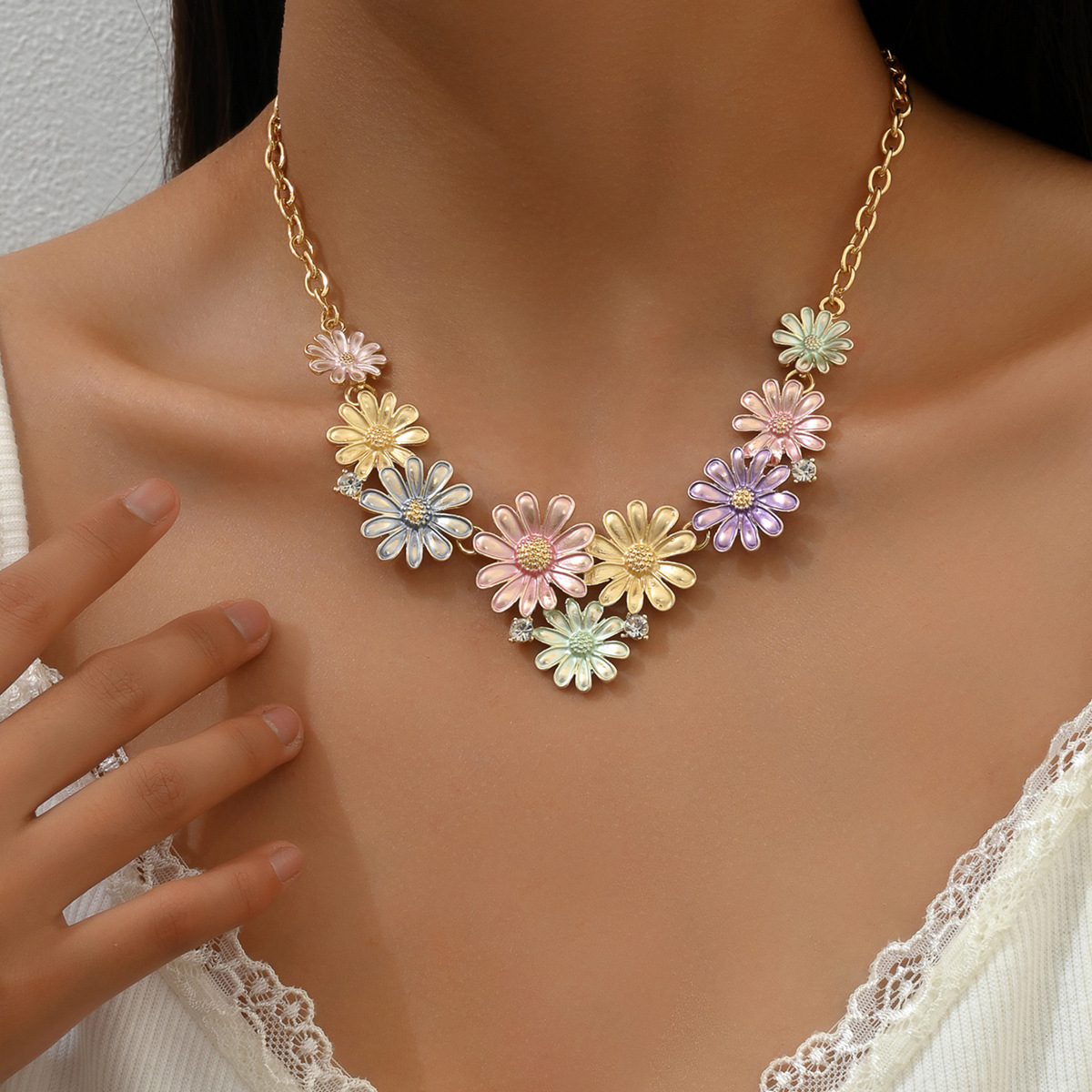 Cross-border European American Elegant Floral Necklace, Simple Vintage Enamel Design Colorful Versatile Long Chain Women Clavicle Jewelry