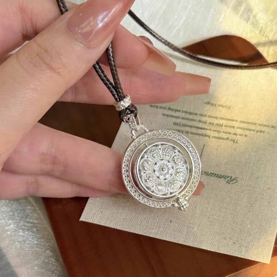 1pc 999 Sterling Silver Rotatable Eight Treasures Compass Leather Cord Necklace, Retro Chinese Style, Perfect For Daily Wear & Valentine's Gifts