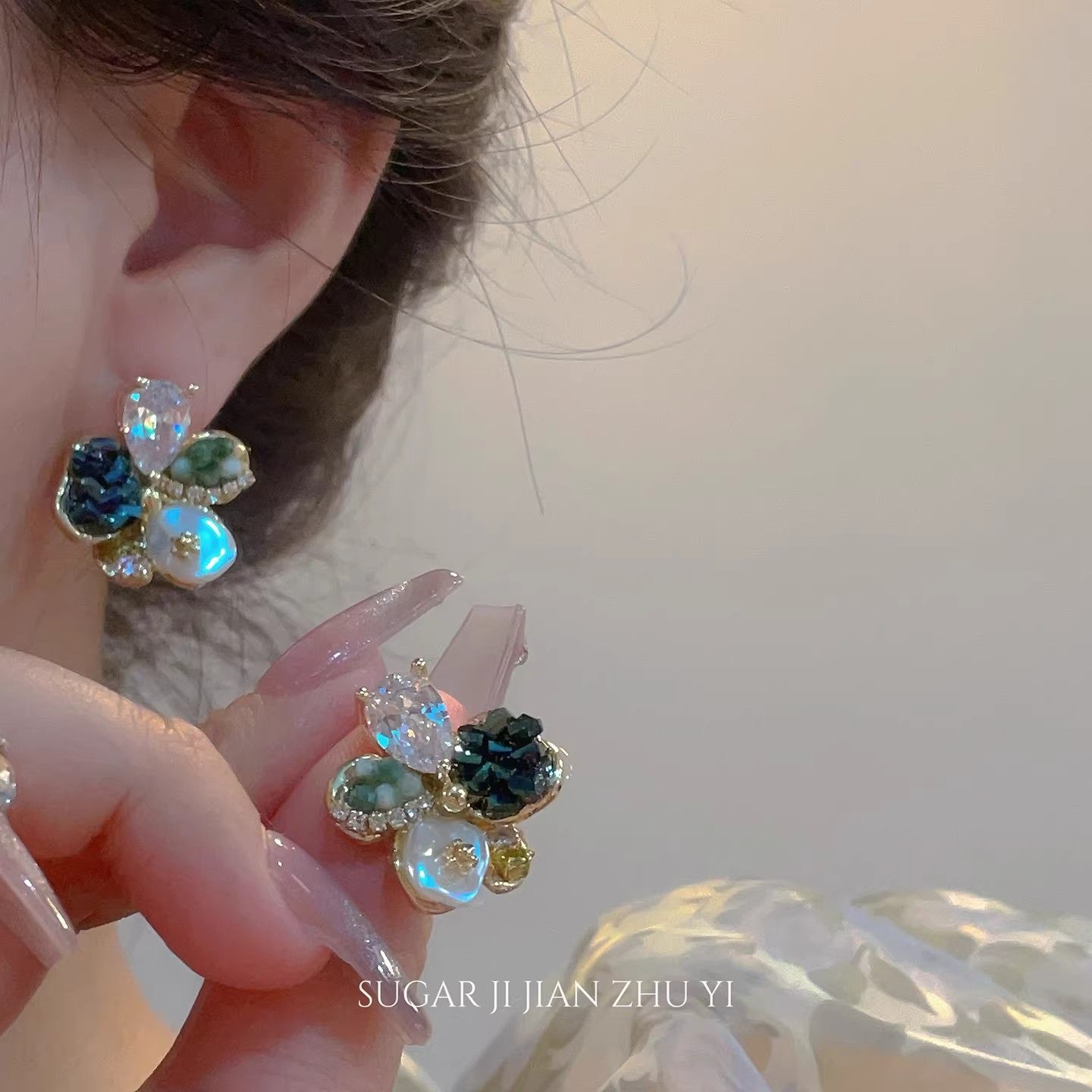 Heavy Craft Multicolor Crystal Flower Stud Earrings For Women, Light Luxury High-End Niche Unique Vintage Elegant Ear Jewelry
