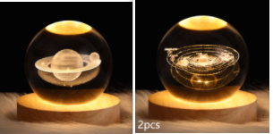 Kleine nachtlamp met kristallen bol, sterrenhemel en planeten – massiefhouten lampvoet, zonnestelsel 6 cm, 2 stuks