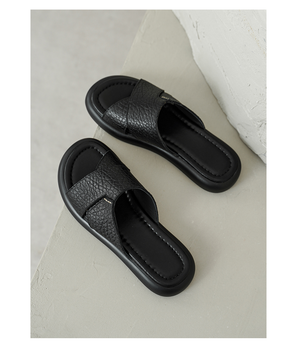 Full-Grain Sheepskin Slide Sandals Sole Detail – Sarah Express