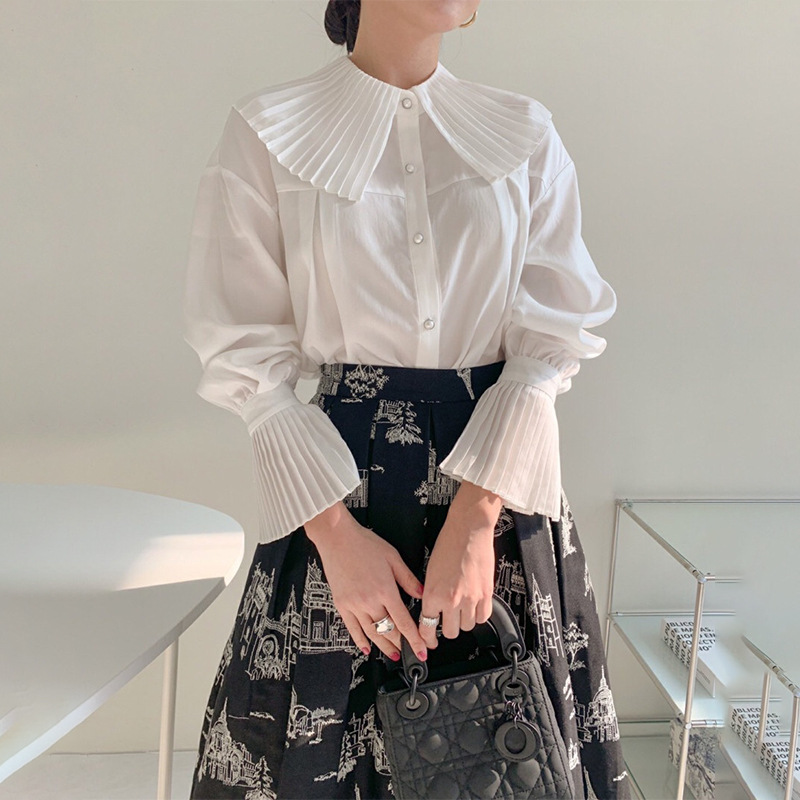 Temperament Pleated Large Lapel Single-breasted Flared Sleeve Shirt