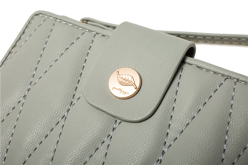 Fashion Rhombic Zipper Buckle Middle Long Wallet