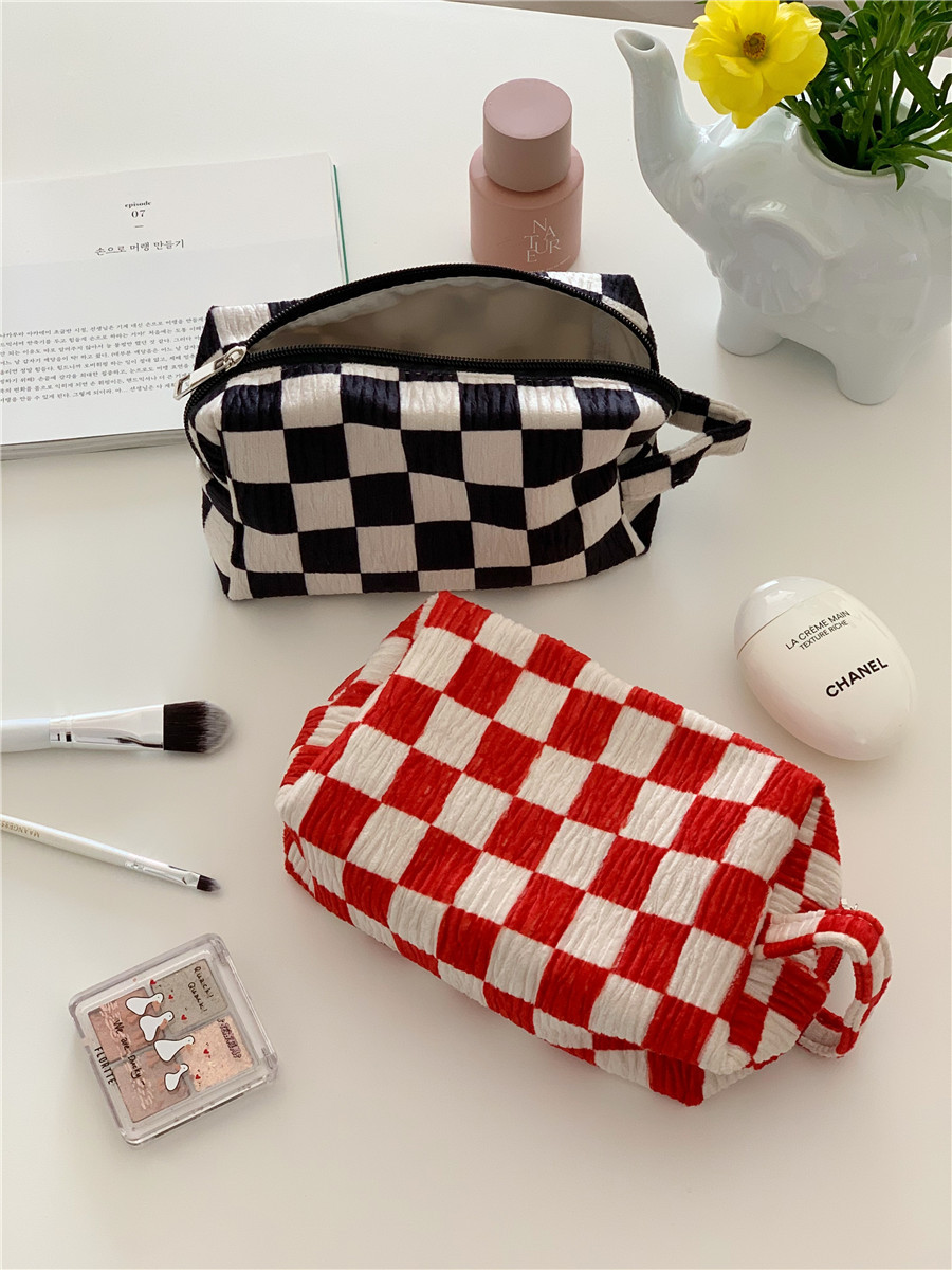 Women's Large Capacity Portable Retro Cosmetics Storage Bag