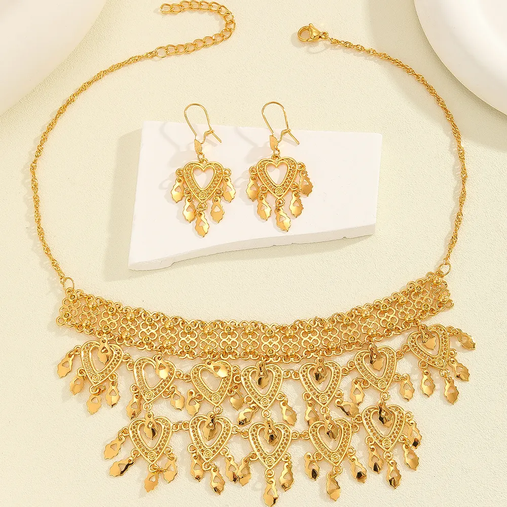 Fashionable Retro Luxury Heart-shaped Hollow Necklace Earrings
