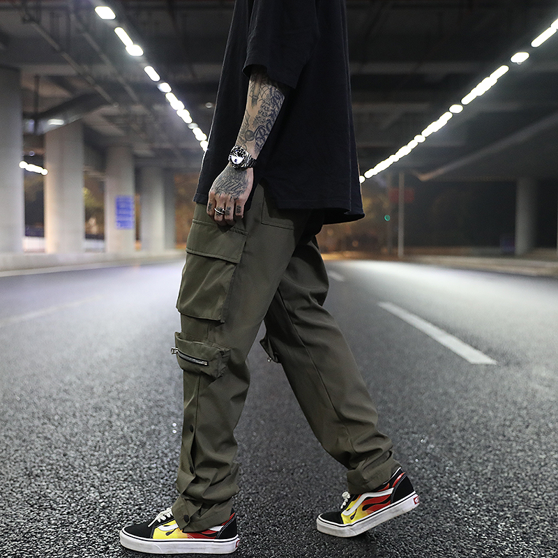 Multi-pocket Three-dimensional Cut Buttoned Sweatpants