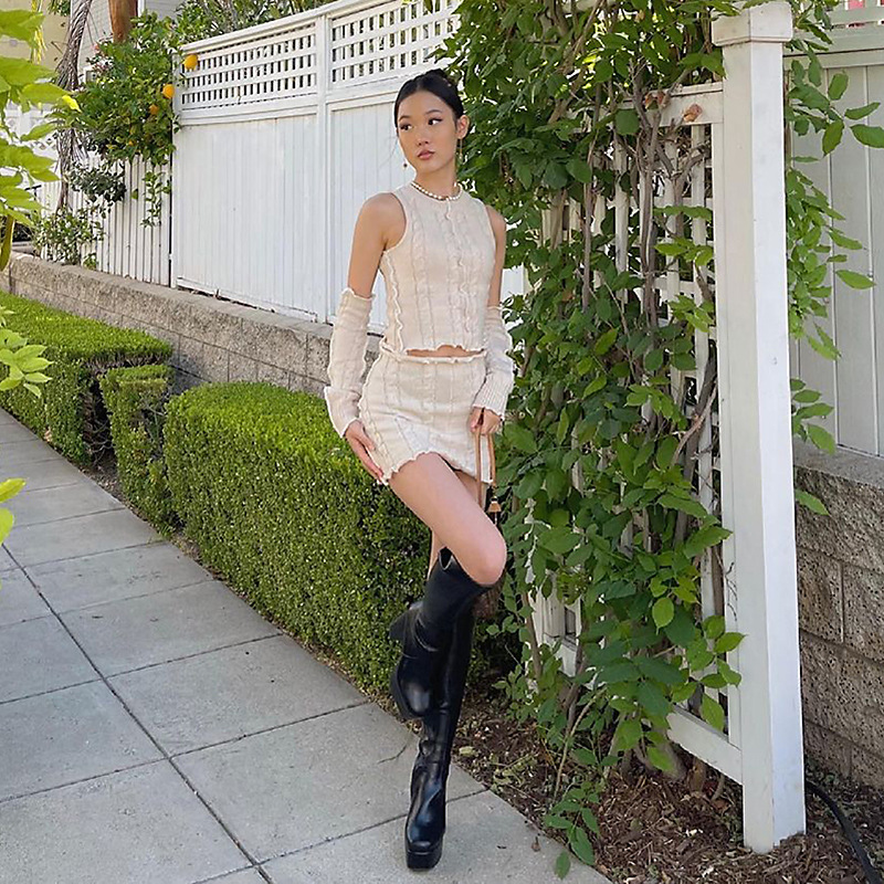 Round Neck Sleeveless Vest And Hip Skirt Suit