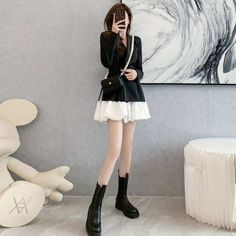 Women's Small Suit And White Short Skirt Two-piece Suit