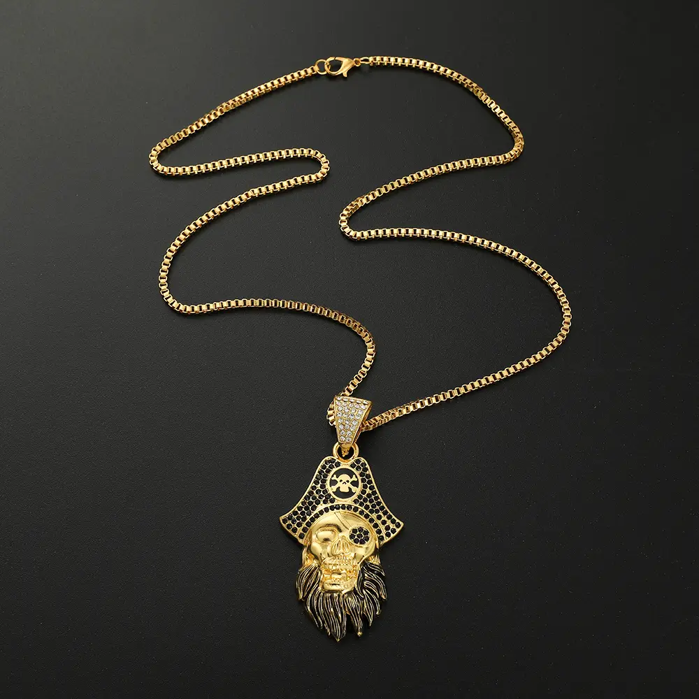 Exaggerated Personality Diamond Inlaid Cross Pendant Necklace
