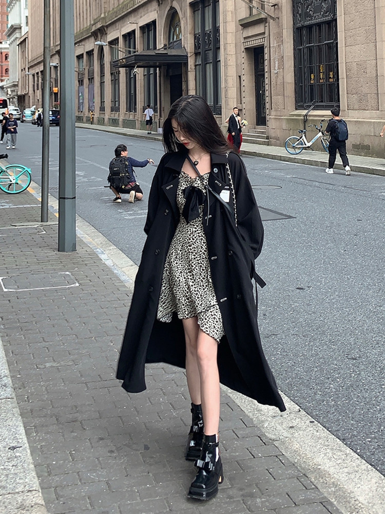 The New Fall Double-breasted Coat With A Square Collar Is Small