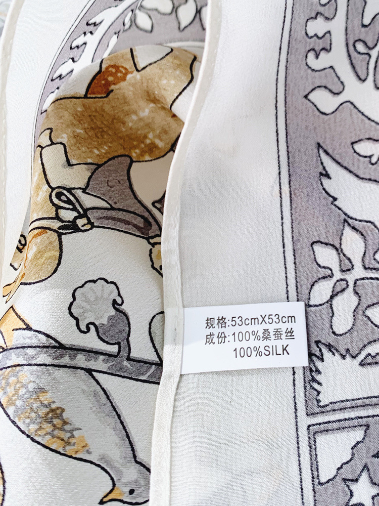 Women's Retro European Flower And Bird Silk Scarf