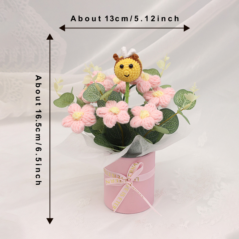 Crochet Flower Bouquet with Bee Dolls, picture 3 of 6