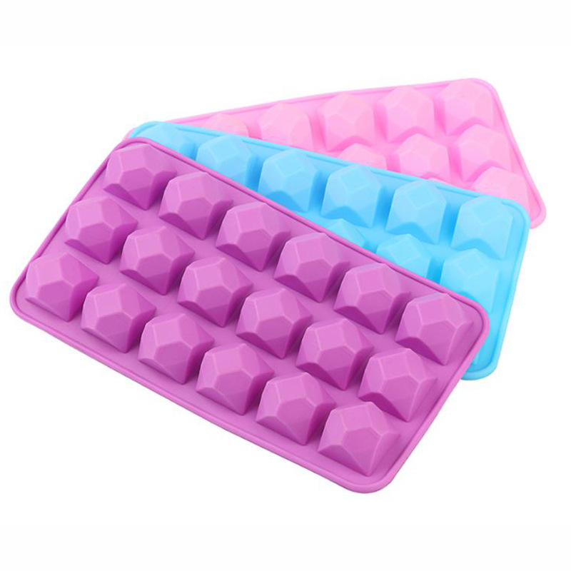 Title 8, 18 Grid Silicone Diamond Ice Cube Mold