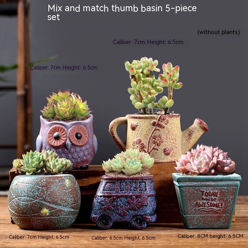 A Set Of 5 Mixed Thumb Pots