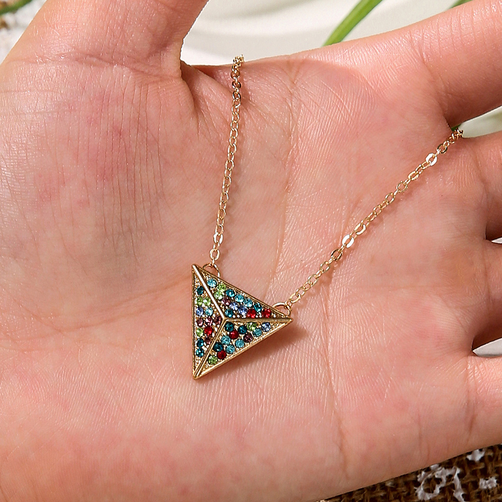Simple And Generous Triangle Necklace Women With Flashing Diamonds And Colored Gems
