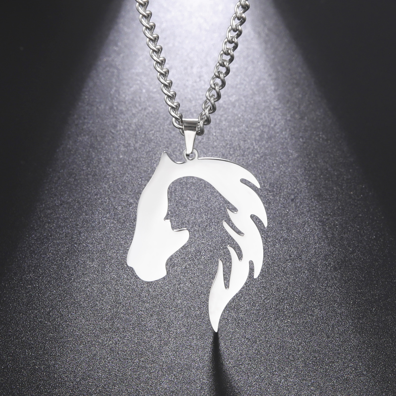 Title 8, Collier pendentif en acier inoxydable silhouett...