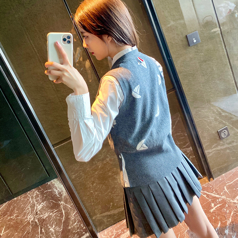 Women's V-neck Jacquard Sweater Vest