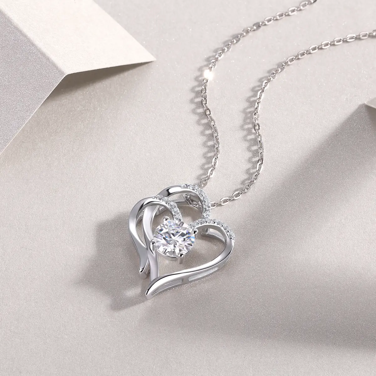 1Heart To Heart - A Fashionable And Luxurious Diamond Jewelry Pendant Set With 1-carat Moissan Diamond S925 Sterling Silver And Platinum Plating Prohibit TikTok