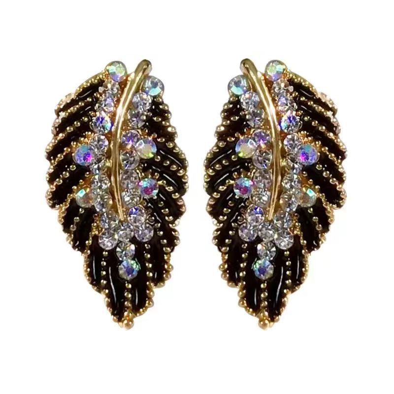2026 New Earrings With Black Leaf And Zircon Inlay. Retro Geometric Design, Delicate Luxury, Stylish And Elegant, Popular Among Fashion Bloggers.