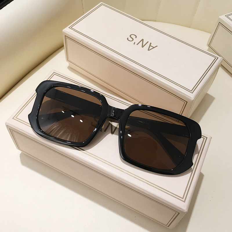 Women's New Fashionable Thick Frame Sunglasses - Image 2