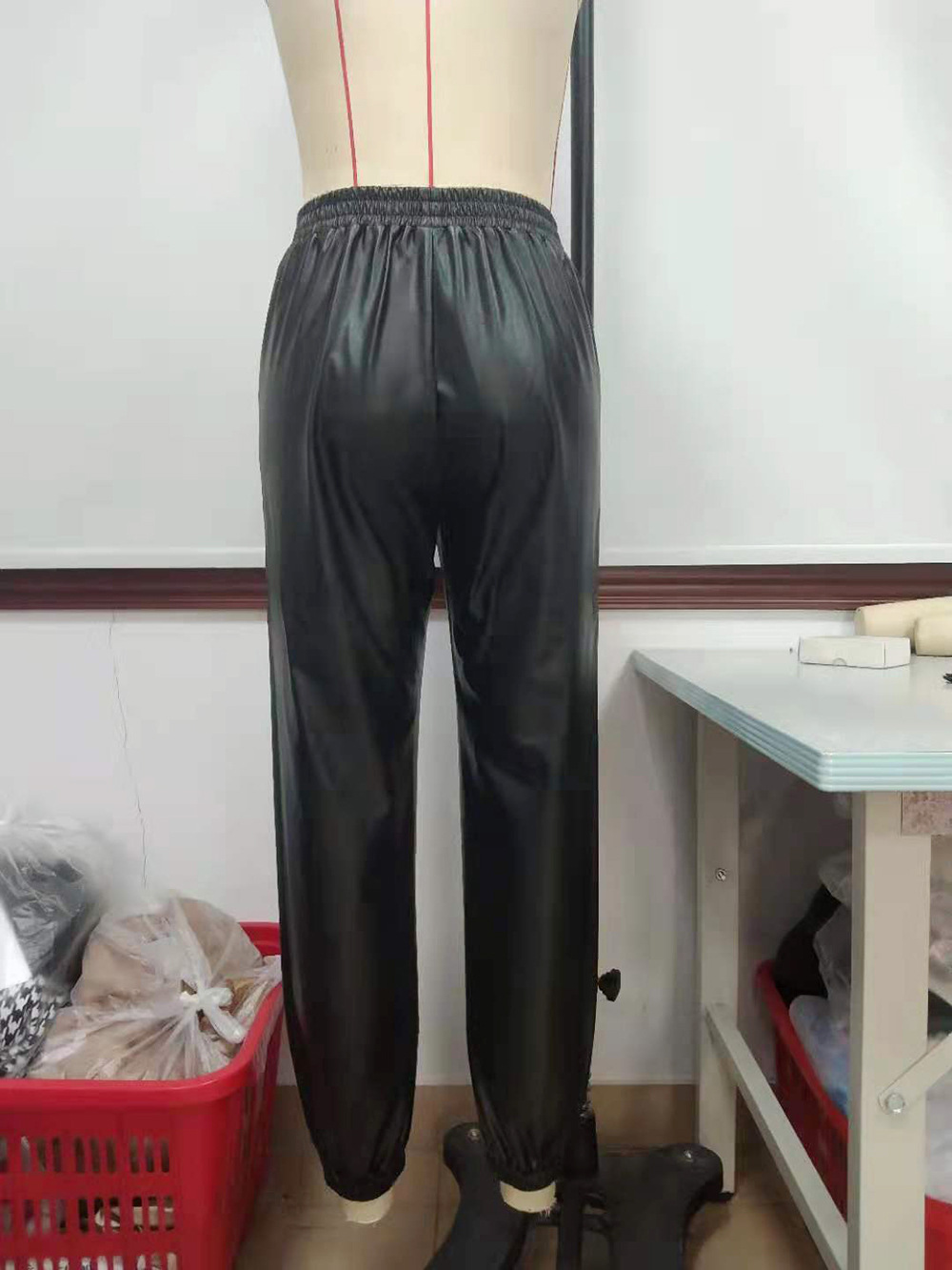 Title 7, Pantalones de cuero sueltos casuales con cintur...