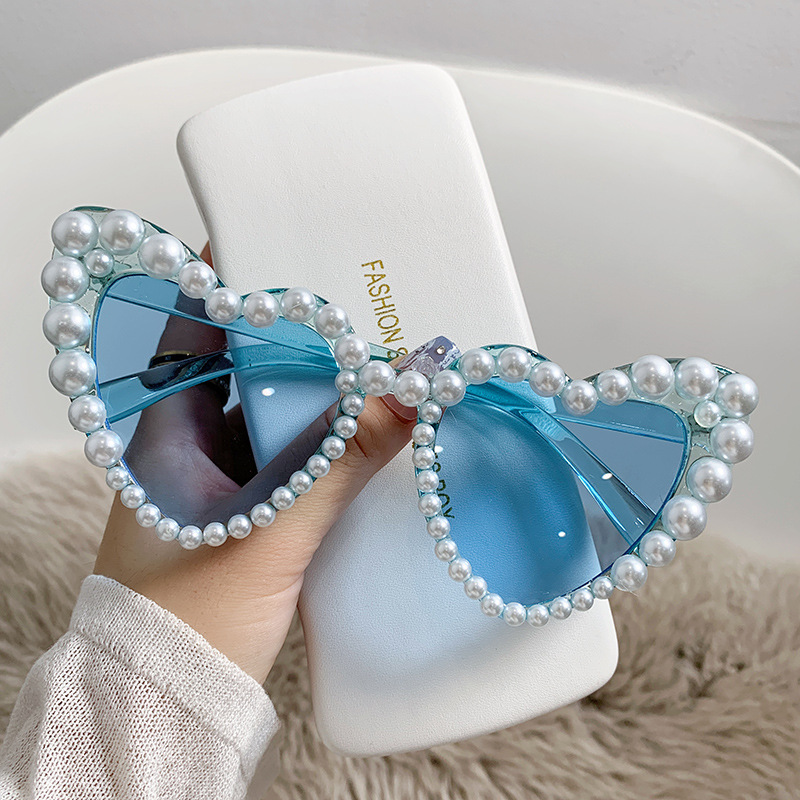 Title 2, Big Frame Heart-shaped Pearl Sunglasses