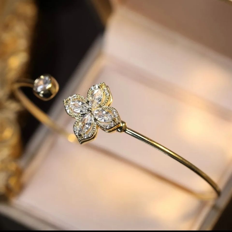 Hot Sell Four Leaf Clover Swivel Bracelet