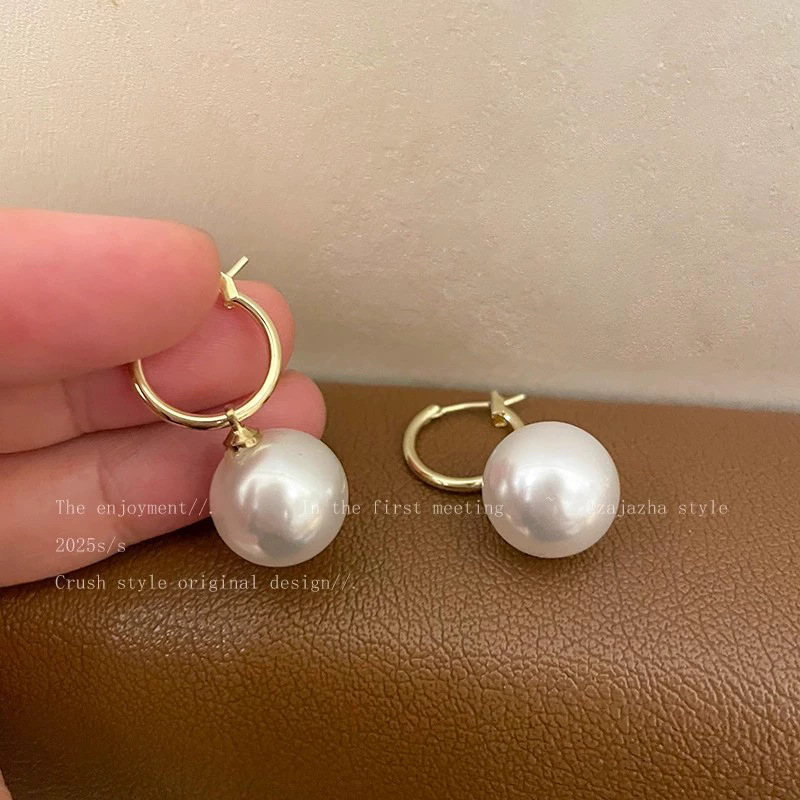 Vintage Tortoiseshell Agate Bead Hoop Earrings For Women, Dainty Silver Tone Amber Resin Bead C-Hoop Earrings, Luxury Minimalist Fall Winter Jewelry Gift