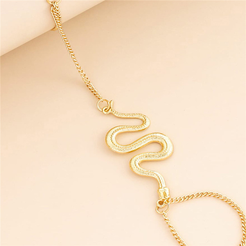 Curved Snake-shaped Chain Finger Bracelet