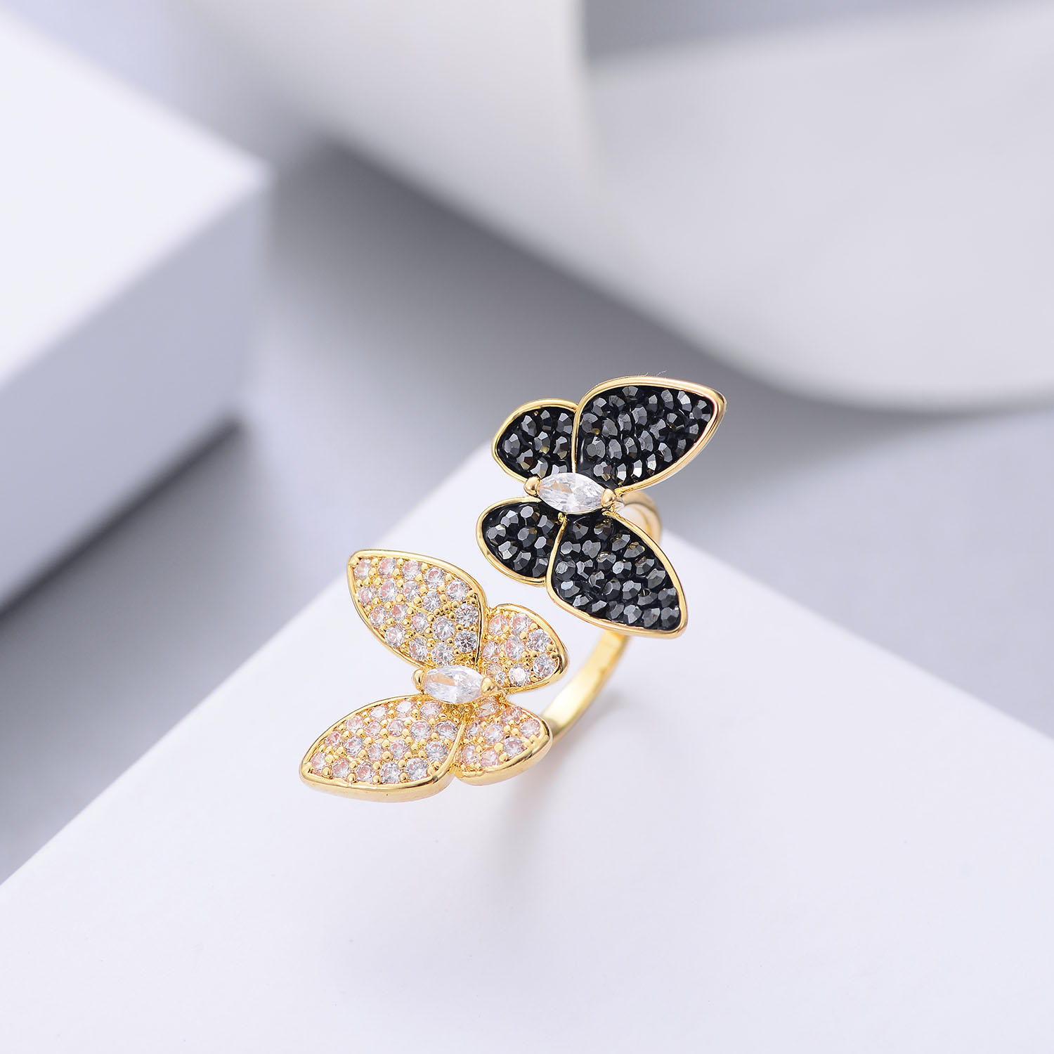 Korean Version Of Black And Red Butterfly  Ring Inlaid With Zircon Is Popular