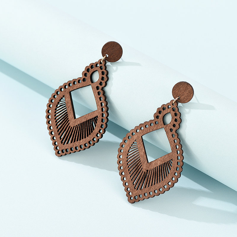 Fashionable Niche Exquisite Hollow Geometric Pendant Earrings