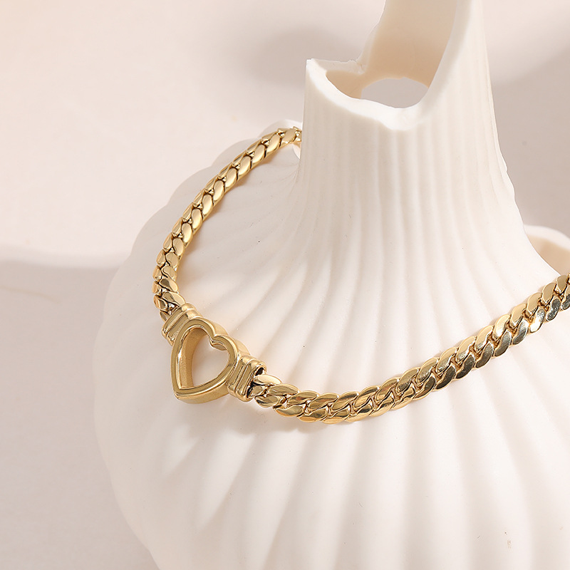 Women's European And American Fashion Love Necklace