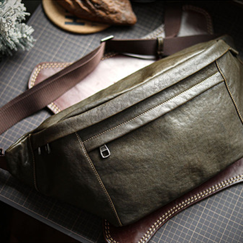 Men’s Cowhide Large Capacity Vintage Messenger Bag