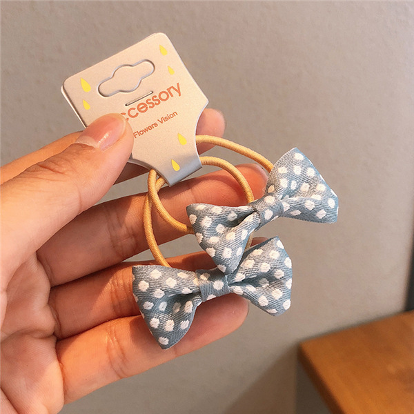 One card with blue dots