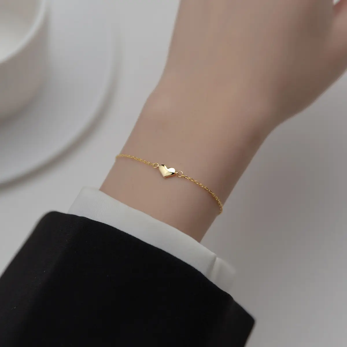 Women's Temperament Simple Love Glossy Bracelet