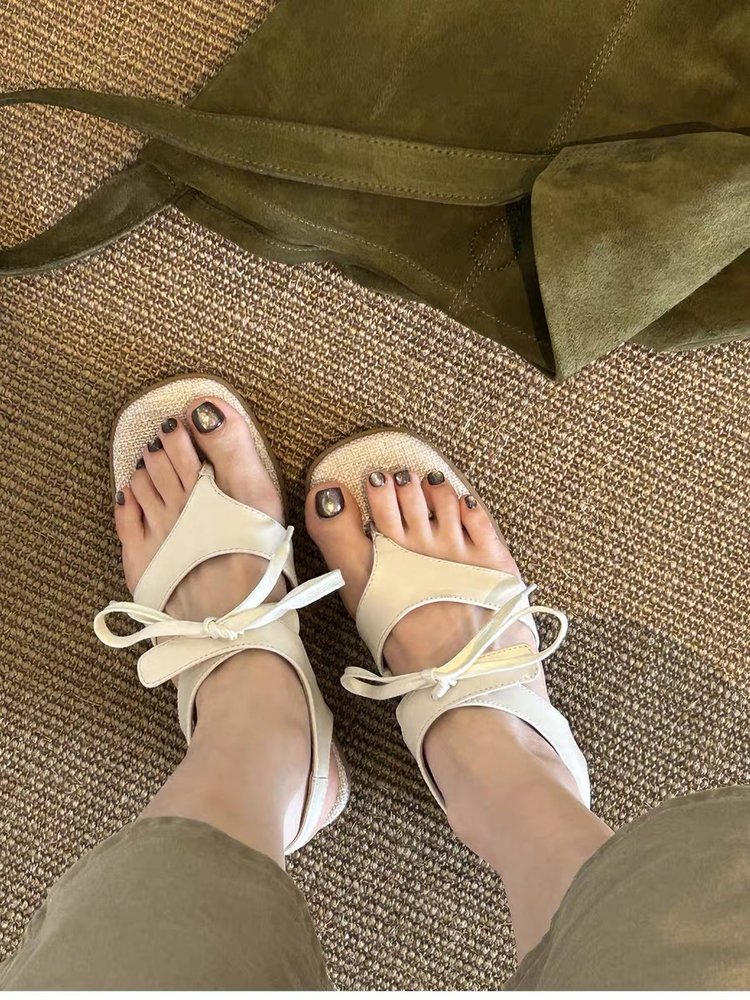 Thong Block Heel Sandals, picture 3 of 4