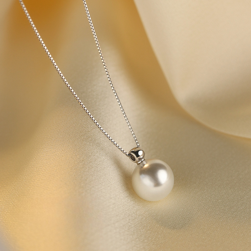 Pure Silver Pearl Light Luxury Necklace