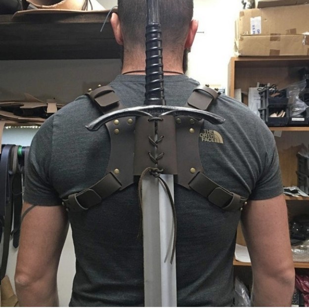 European Medieval Warrior Double Shoulder Strap Sword Set Stage Performance Black - Shop at LoveMi