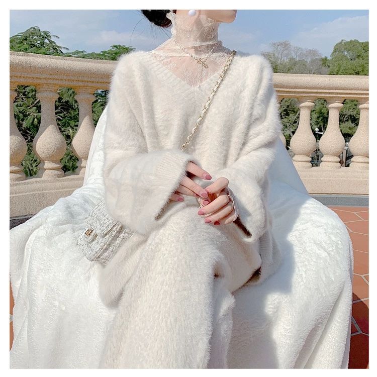 Mink Velvet Lazy Wind Loose V-neck Sweater