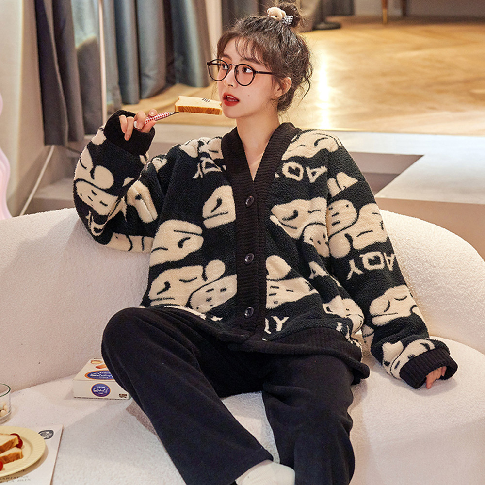 بدلة بيجاما نسائية دافئة بأكمام طويلة من الفلانيل