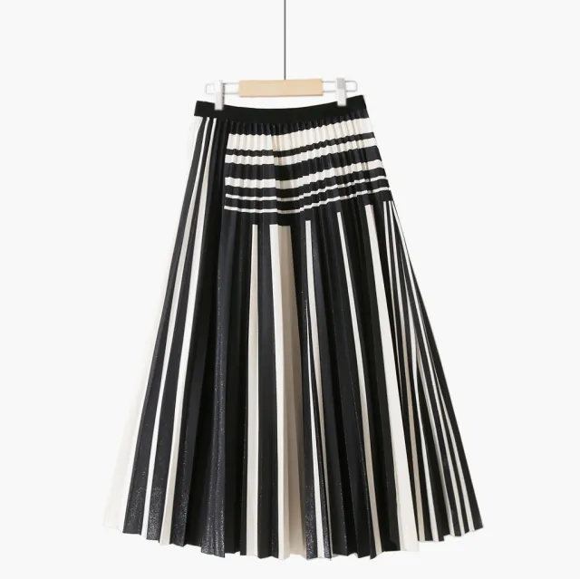 Simple Houndstooth Solid Color Stitching Contrast Color Pleated Skirt Black - Shop at LoveMi