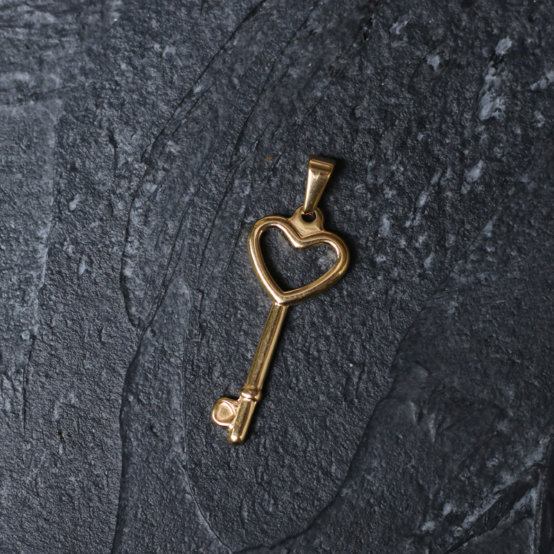 H05 Heart Key